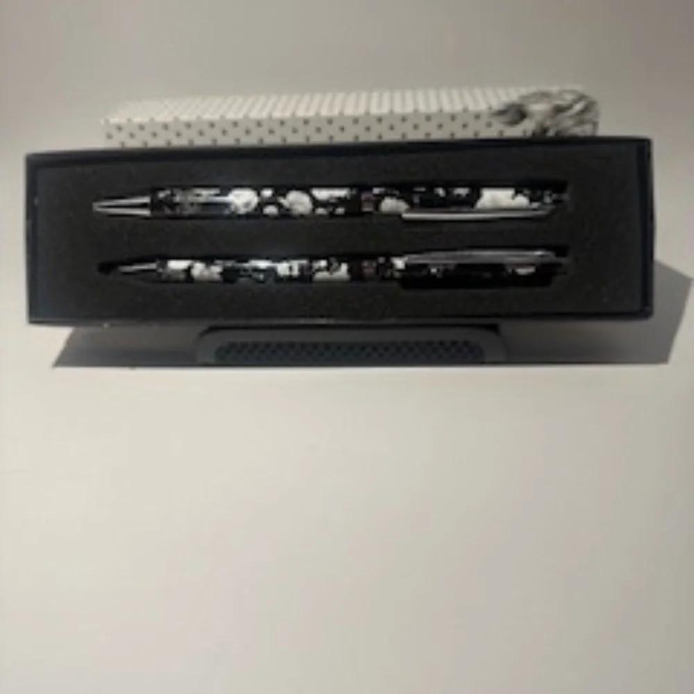 Kate Windgate Designs Black and White 2 pens-NWOT
